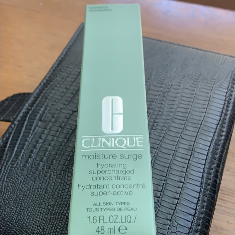 Clinique moisture surge hydrating supercharged con